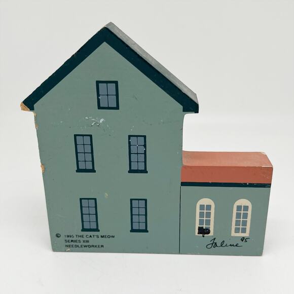 Vintage 1995 The Cat's Meow Needleworker Series XIII Wooden Shelf Sitter - Picture 3 of 7